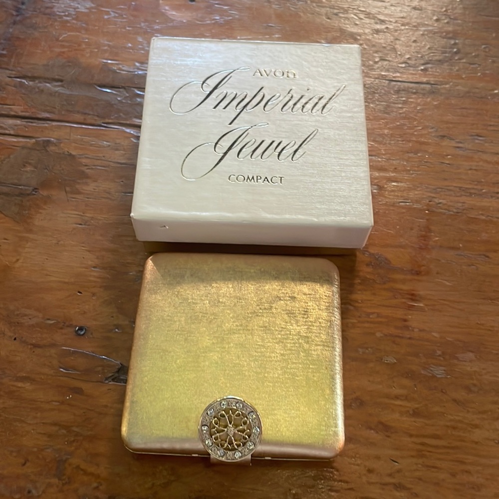 Vintage Avon Imperial Jewel Compact